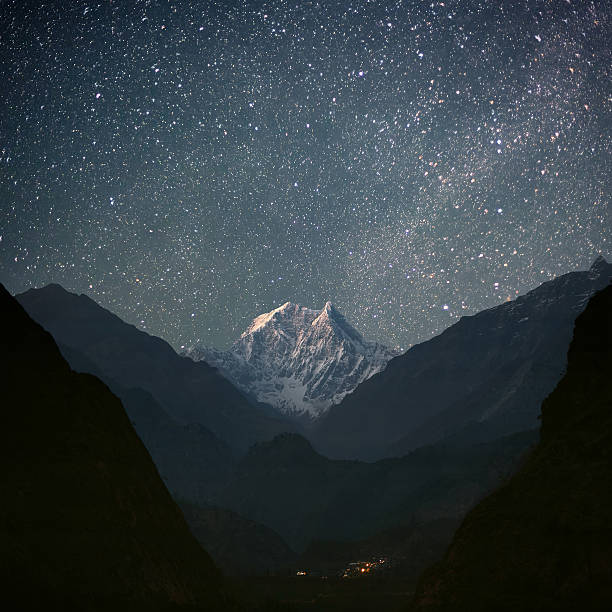 nilgiri south （6839 m - mountain range mountain mountain peak himalayas ストックフォトと画像