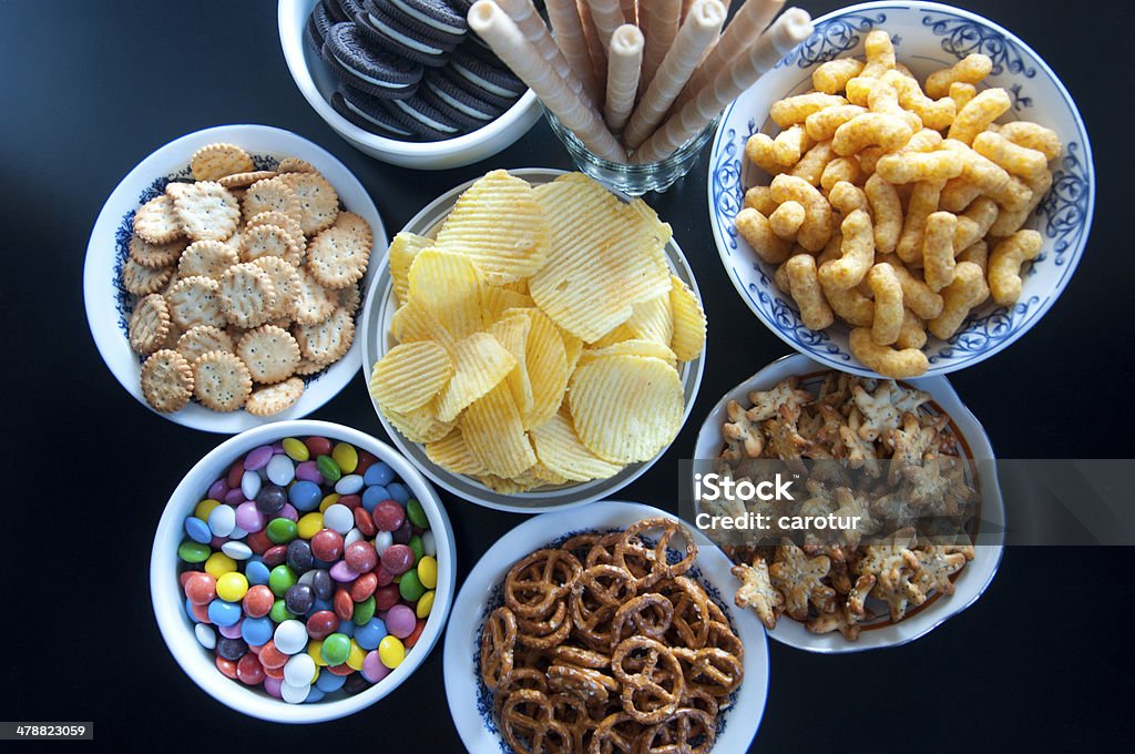 Gli Snack Salati - Fotografie stock e altre immagini di Cibo precotto -  Cibo precotto, Sale - Condimento, Spuntino - iStock