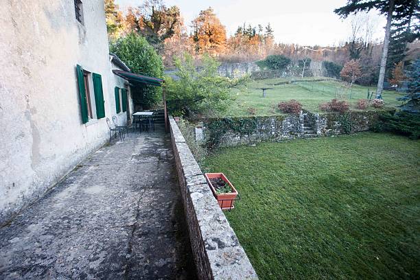 istock Tuscany farmhouse 478825553
