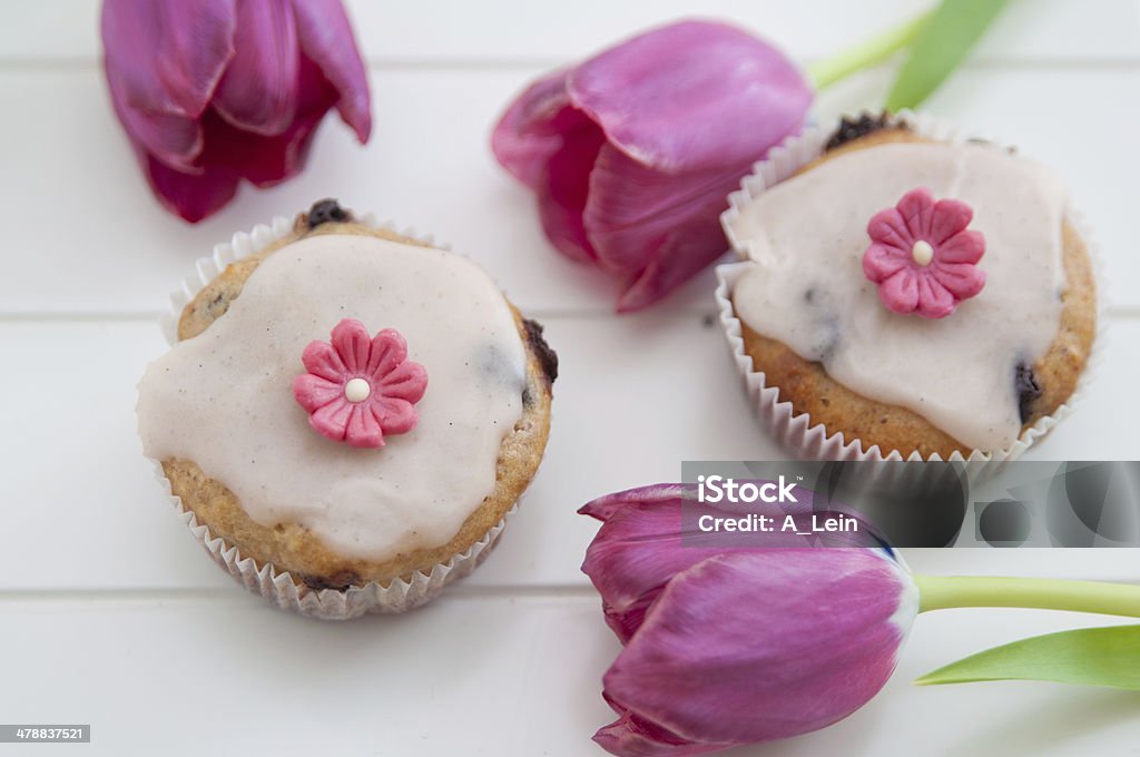 Bollos De Primavera Con Flores Mazapán Foto de stock y más banco de imágenes de Al horno - Al horno, Alcorza, Alimento - iStock Bollos De Primavera Con Flores Mazapán Foto de stock y más banco de imágenes de Al horno - Al horno, Alcorza, Alimento - iStock