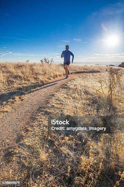 Foto de Trilha Para Corrida e mais fotos de stock de Adulto - Adulto, Adulto de idade mediana, Albuquerque - Novo México