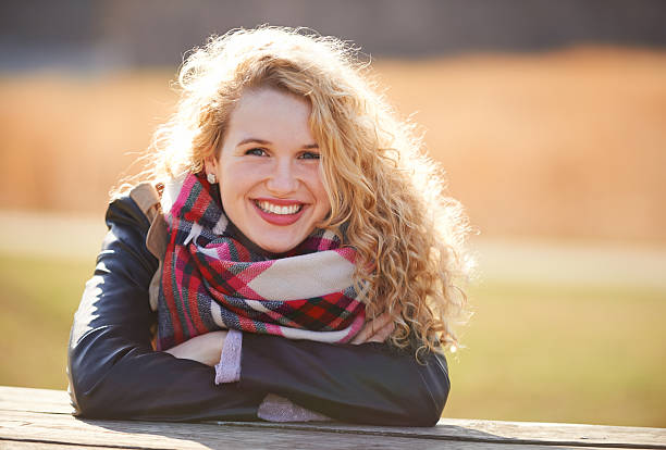 Portrait of a pretty young woman in the outdoorshttp://195.154.178.81/DATA/i_collage/pu/shoots/805064.jpg