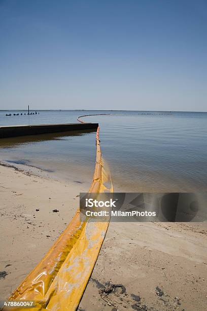 Öl Boom Dehnung Auf Das Wasser Stockfoto und mehr Bilder von Ölpest - Ölpest, Biloxi, Bucht