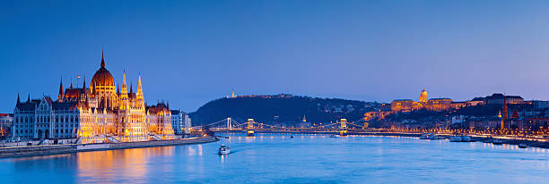 budapest. - budapest chain bridge panoramic hungary fotografías e imágenes de stock