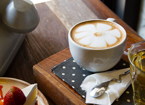 tasses de café - snack coffee instant coffee cappuccino photos et images de collection