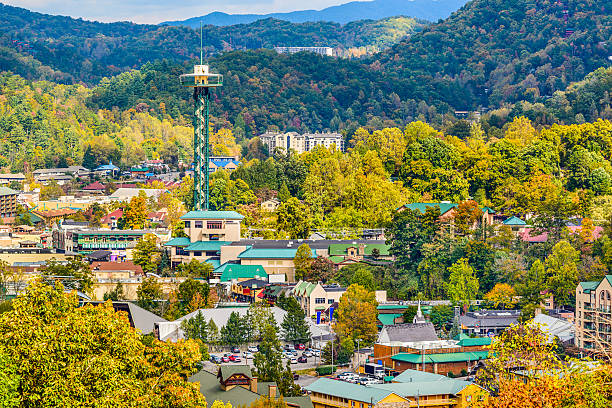 Gatlinburg Tennessee Gatlinburg, Tennessee, USA townscape in the Smoky Mountains. gatlinburg great smoky mountains national park north america tennessee stock pictures, royalty-free photos & images