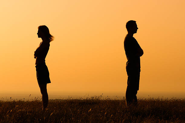 problemas de parejas - separación fotografías e imágenes de stock