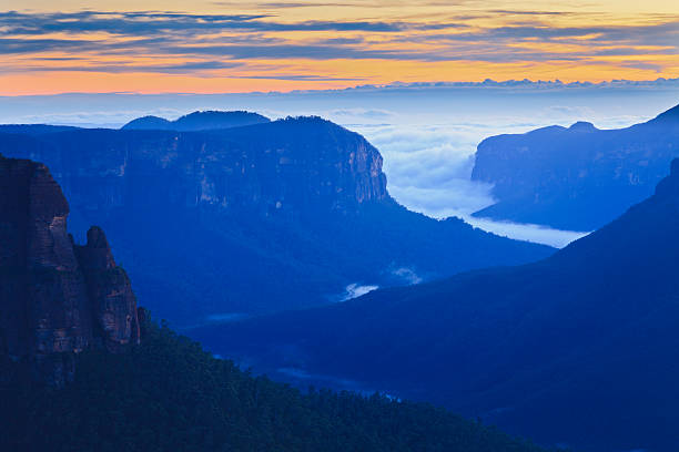 bm govett ダブル快適なライズ - canyon blue mountain majestic ストックフォトと画像