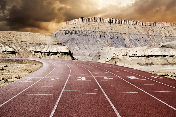 pista de corrida montanhas - isolated remote plaid nobody - fotografias e filmes do acervo