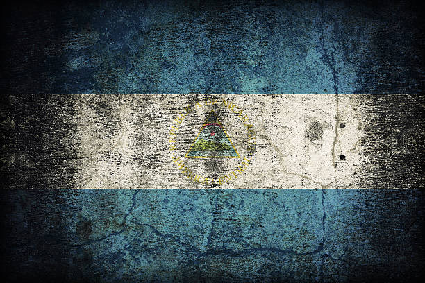 istock Nicaragua flag pattern on dirty old concrete wall texture ,retro 478977934