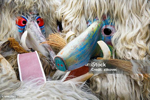 Photo libre de droit de Coloré Du Visage De Masque Traditionnelle Kurent Slovène banque d'images et plus d'images libres de droit de Adulation