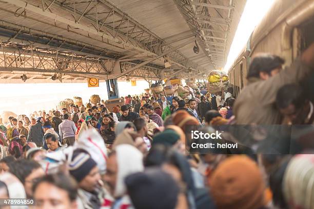 Train Station In Kolkata Stock Photo - Download Image Now - India, Crowd of People, Train - Vehicle