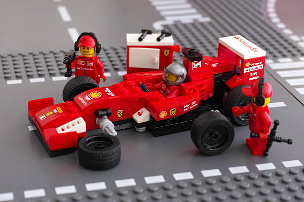 フィクシングウィールズのフェラーリ f 14 t by レゴ高速チャンピオン - formula one racing auto racing car sports race ストックフォトと画像