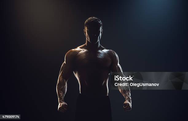 Foto de Silhueta De Um Forte Fighter e mais fotos de stock de Musculação - Musculação, Homens, Musculoso