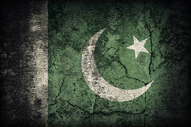 istock Pakistan flag pattern on dirty old concrete wall texture ,retro 479022678