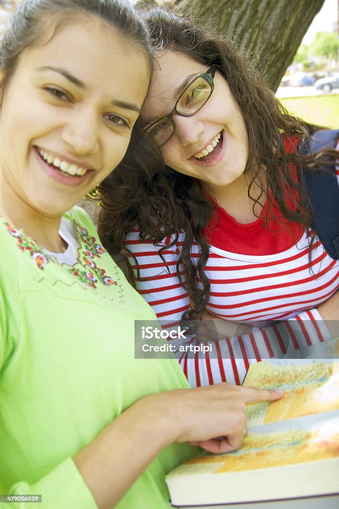 Estudantes felizes! - Foto de stock de Adolescente royalty-free