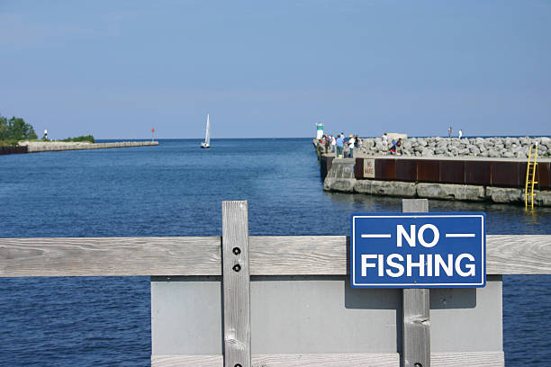 istock No Fishing 479071661