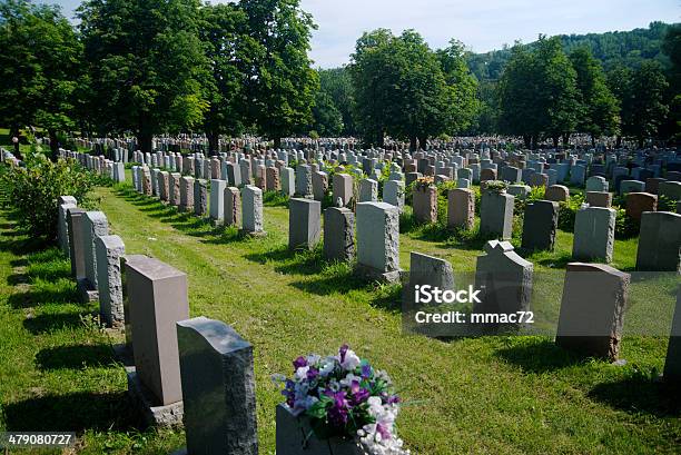 Foto de Cemitério e mais fotos de stock de Cemitério - Cemitério, Montreal, Antigo