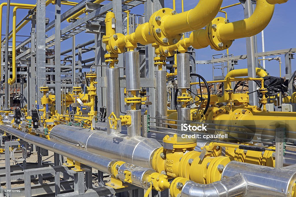 valve station Regulating station with pressure relief valves, instrumentation and pressure regulating valves Pneumatics Stock Photo