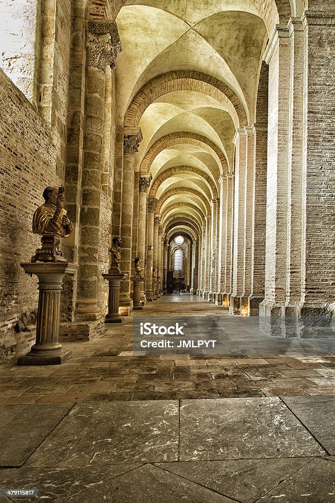 Extra north, Vault de basílica de Saint-Sernin - Foto de stock de Abadía libre de derechos