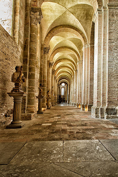 istock Collateral north, Vault of basilica Saint Sernin 479115817