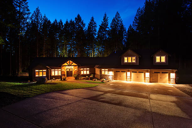 istock Beautiful house with driveway. 479124196