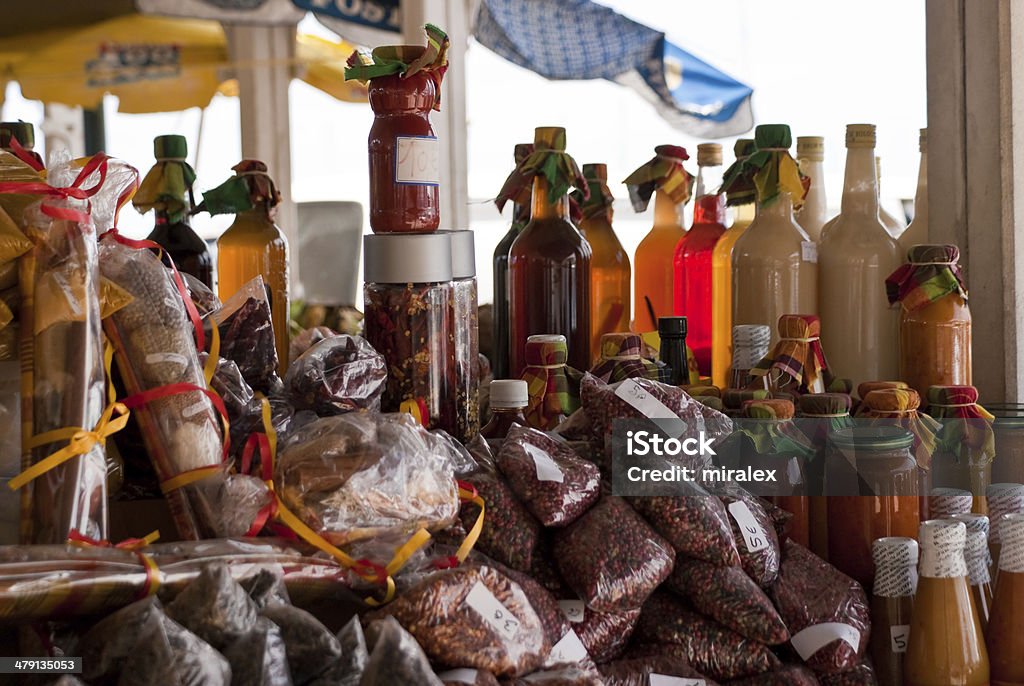 Box com especiarias no mercado em St Martin - Foto de stock de Barraca de Mercado royalty-free