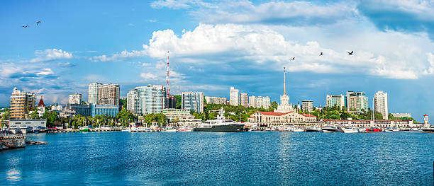 сочи cloud летом город здания городского panoram черное море, россия - сочи стоковые фото и изображения