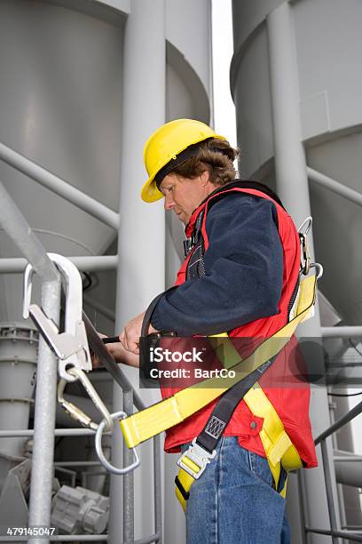 Foto de Consertador E Mecânica No Trabalho Com Os Seus Instrumentos e mais fotos de stock de Ocupação