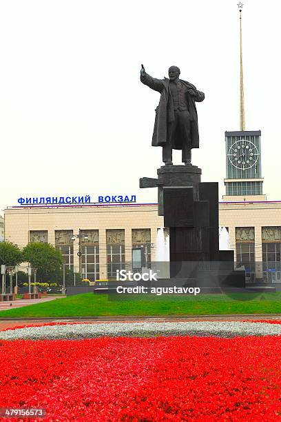 Foto de Estátua De Lenin Comunista Estátua Na Finlândia Estação De Trem Rússia e mais fotos de stock de Leon Trotsky