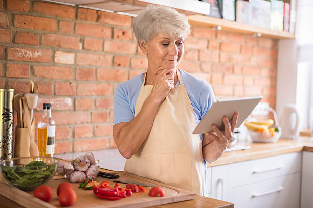 istock Looking for some recipies in the Internet 479166338