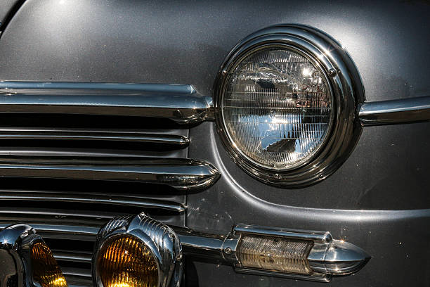 istock Gray old fashioned car with headlamp and grille 479175506
