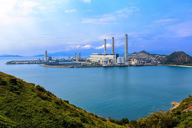 centrale a carbone nel isola di lamma - coal fired power station foto e immagini stock