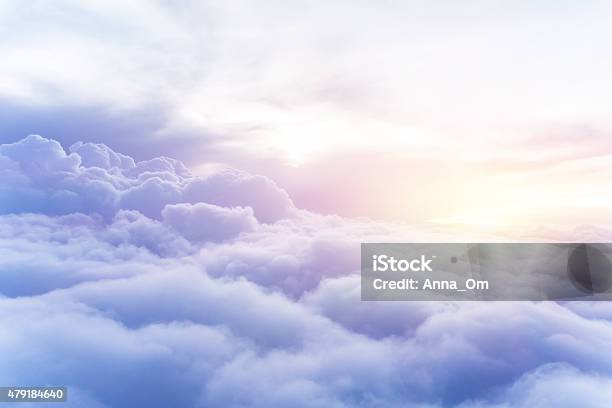 Sonniger Himmel Hintergrund Stockfoto und mehr Bilder von Wolke - Wolke, Wolkengebilde, Himmel