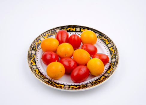 Frutas: little orange y tomates cherry photo