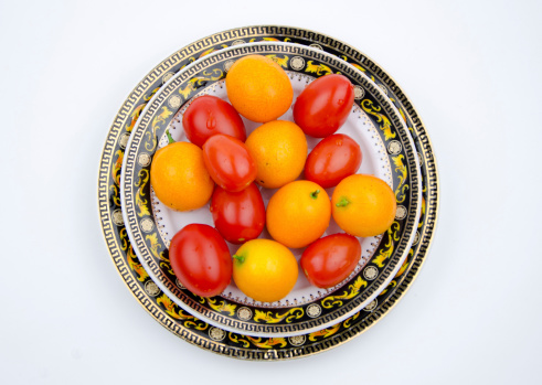 Frutas: little orange y tomates cherry photo