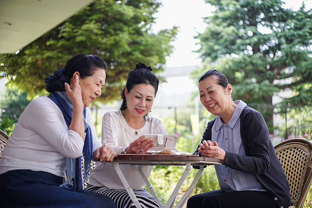 istock Japanese women who communicate at a cafe 479201342