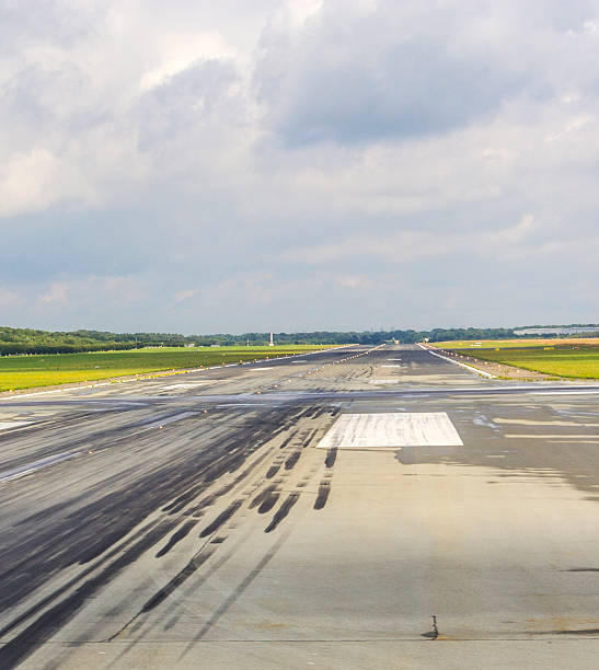 istock detail of runway with pattern of wheels 479206227