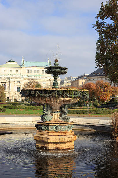 istock Volksgarten Park & Burghtheater 479208197