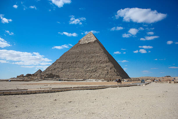 놀라운 풍경과 for 기자 피라미드 - egypt camel pyramid shape pyramid 뉴스 사진 이미지