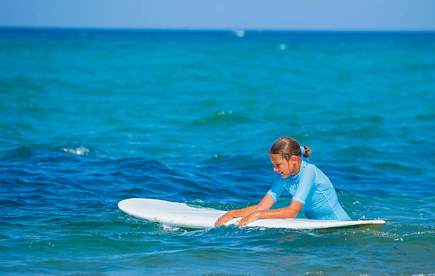 istock Surfer girl 479221062