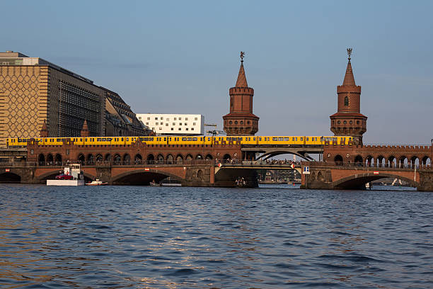 istock oberbaum bridge (Oberbaumbruecke) , berlin, kreuzberg / friedrichshain 479259954
