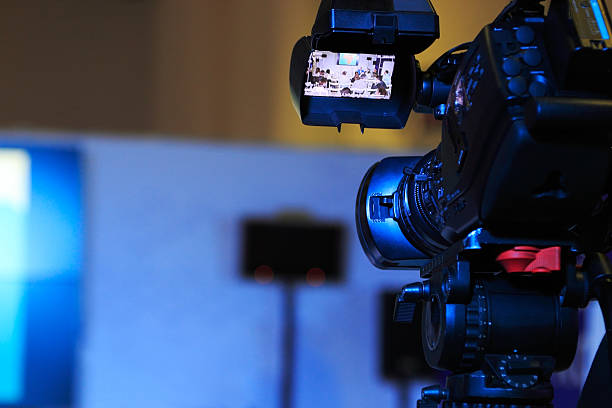 telecamera durante una conferenza - live recording foto e immagini stock