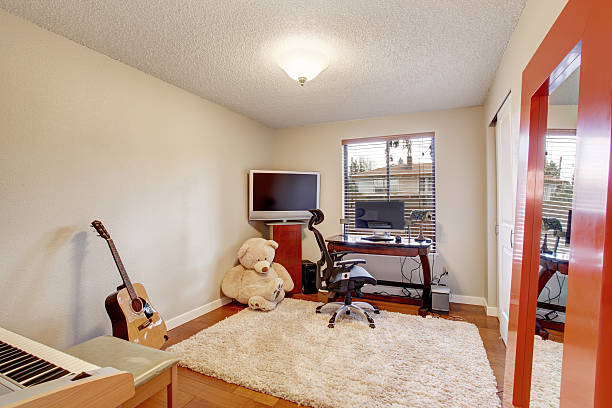 istock Large office room with hardwood floor. 479265298