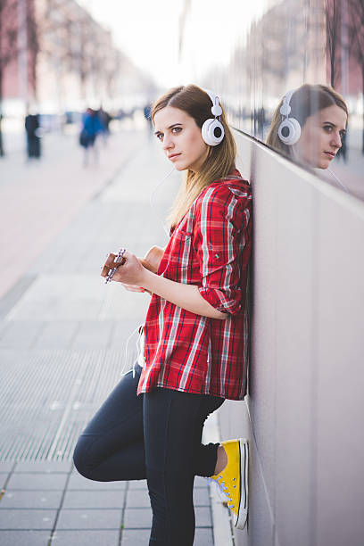 istock young beautiful blonde hipster woman 479303974