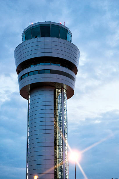 traffico aereo controll tower - airport window outdoors airfield foto e immagini stock