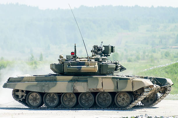 istock Tank T-80s moves 479322536