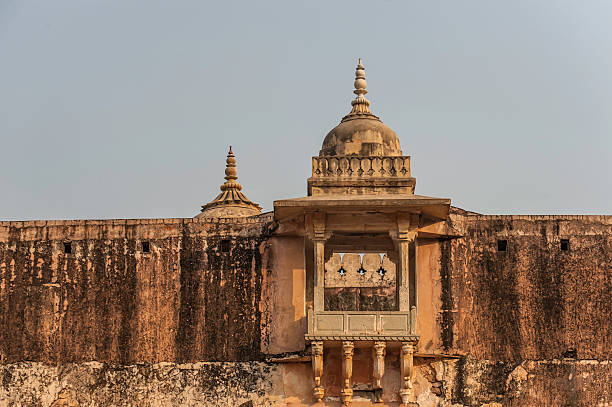 янтарный дворец, джайпур, индия - jaipur amber fort column amber palace стоковые фото и изображения