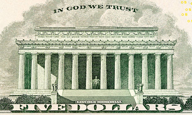 lincoln memorial su carta cinque dollari canadesi - currency us paper currency five dollar bill usa foto e immagini stock