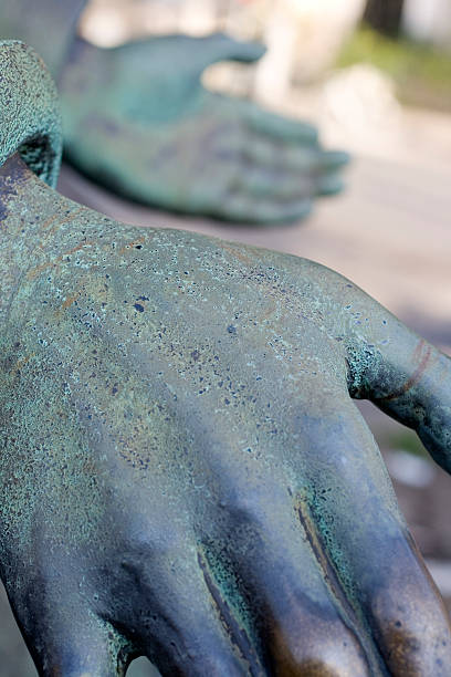 istock Hand of a bronze statue 479332575